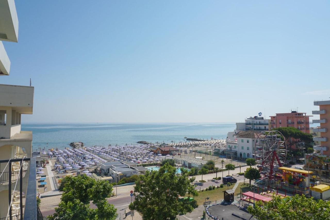 Hotel Bristol Misano Adriatico Luaran gambar