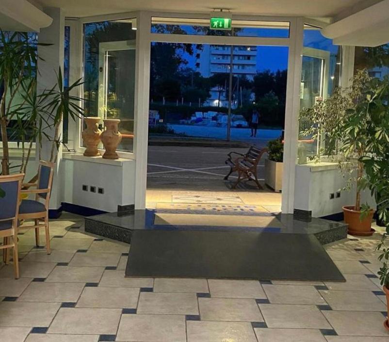 Hotel Bristol Misano Adriatico Luaran gambar