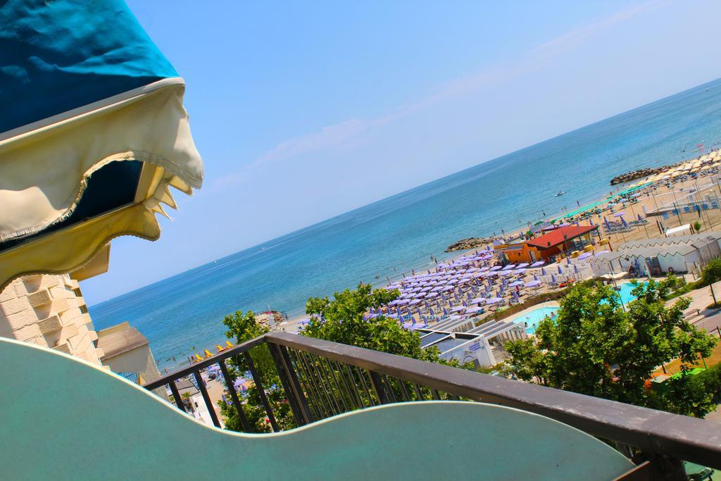 Hotel Bristol Misano Adriatico Luaran gambar