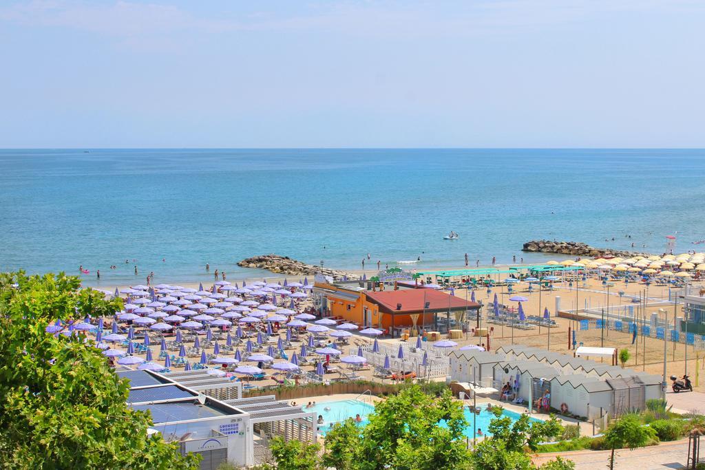 Hotel Bristol Misano Adriatico Luaran gambar